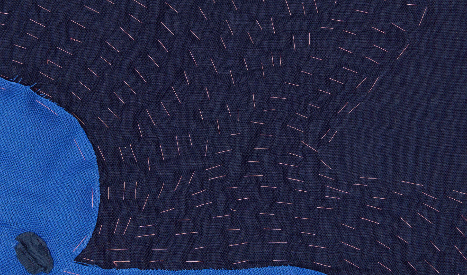 Detail of the stitched surface of the blanket
